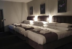 Hotel 105 by Hillcrest Hotel