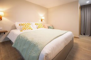 Vayas Residences Agora