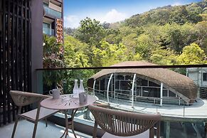 Emerald Hill Patong Apartment 420