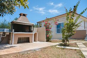 To Pournari Beachside Garden House