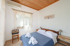 To Pournari Beachside Garden House
