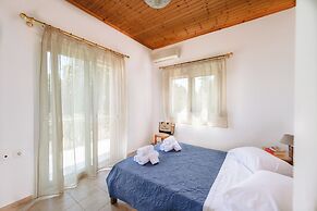 To Pournari Beachside Garden House