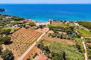 To Pournari Beachside Garden House