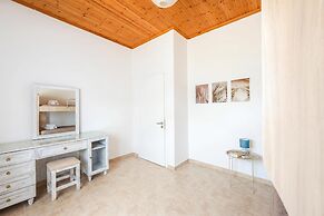 To Pournari Beachside Garden House