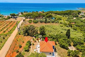 To Pournari Beachside Garden House