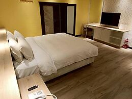 Eiffel Motel