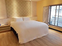 Eiffel Motel