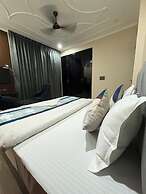 Radiant Blu Hotels Sector 70
