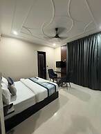 Radiant Blu Hotels Sector 70