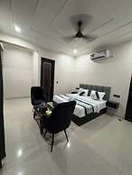 Radiant Blu Hotels Sector 70