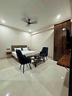 Radiant Blu Hotels Sector 70