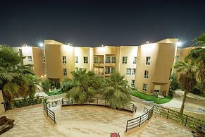 Luxury Three bedroom Apt Al Yasmin