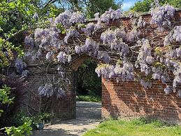 The Garden Hut