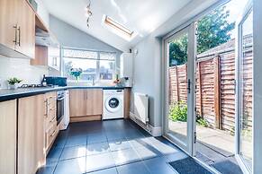 Cosy 4-bed - Sleeps 7, Garden & Pet-friendly
