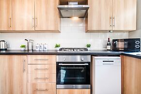 Cosy 4-bed - Sleeps 7, Garden & Pet-friendly