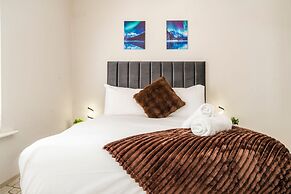 Cosy 4-bed - Sleeps 7, Garden & Pet-friendly