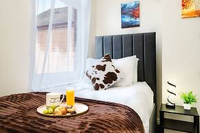 Cosy 4-bed - Sleeps 7, Garden & Pet-friendly