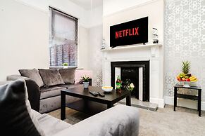Cosy 4-bed - Sleeps 7, Garden & Pet-friendly