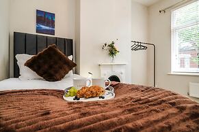 Cosy 4-bed - Sleeps 7, Garden & Pet-friendly