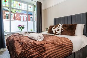 Cosy 4-bed - Sleeps 7, Garden & Pet-friendly