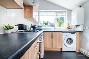 Cosy 4-bed - Sleeps 7, Garden & Pet-friendly