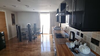 Granada Apartments Queens Mansions