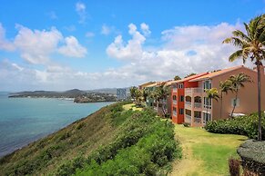 Golf Course Access Balcony Infinity Pool