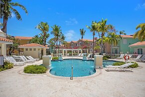 Golf Course Access Balcony Infinity Pool