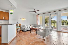 Golf Course Access Balcony Infinity Pool