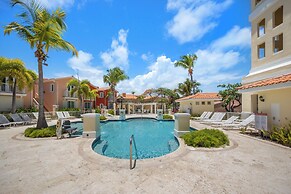 Golf Course Access Balcony Infinity Pool