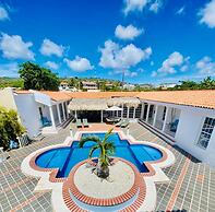 La Pura Vista Resort