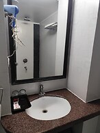Airport City Hotel