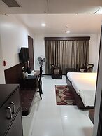 Airport City Hotel