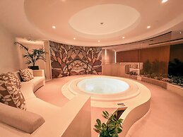 New Fairmont Residences by Propigo