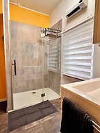 Beachfront & Sea View Sleeps 6