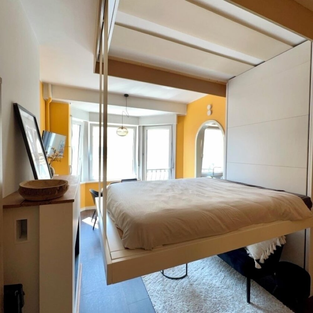 Beachfront & Sea View Sleeps 6