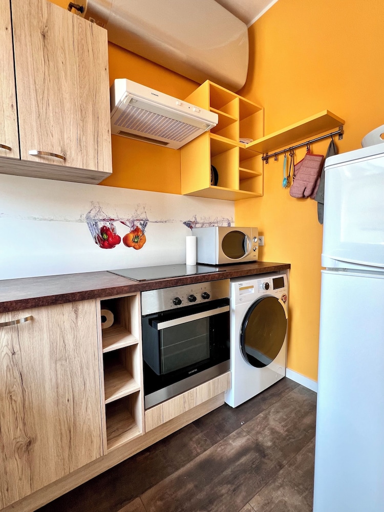 Beachfront & Sea View Sleeps 6