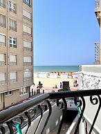 Beachfront & Sea View Sleeps 6