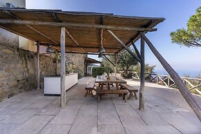 Giulia 2 Villa Apartment Shared Pool Sea Views