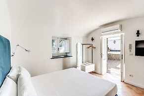 Giulia 2 Villa Apartment Shared Pool Sea Views