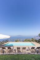 Giulia 1 Villa Apartment Shared Pool Sea Views