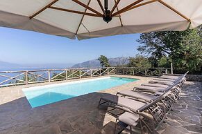 Giulia 1 Villa Apartment Shared Pool Sea Views