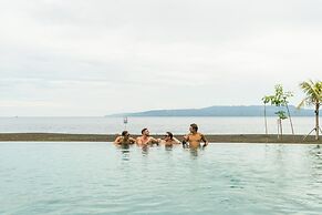 Quenzo Beach Resort