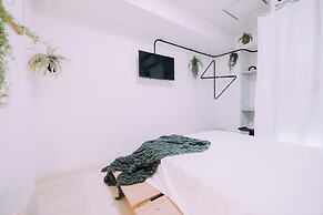 Minimalist Loft 702