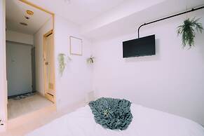 Minimalist Loft 702