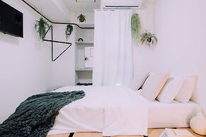 Minimalist Loft 702
