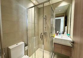 Spacious 3BR in Azizi Riviera by Bespoke