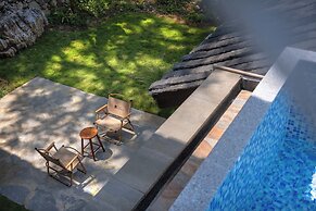 Xunmiri Qinin Villa