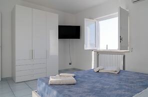 La Perla Blu - De Vivo Realty