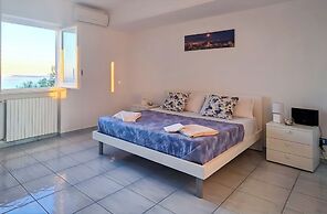 La Perla Blu - De Vivo Realty